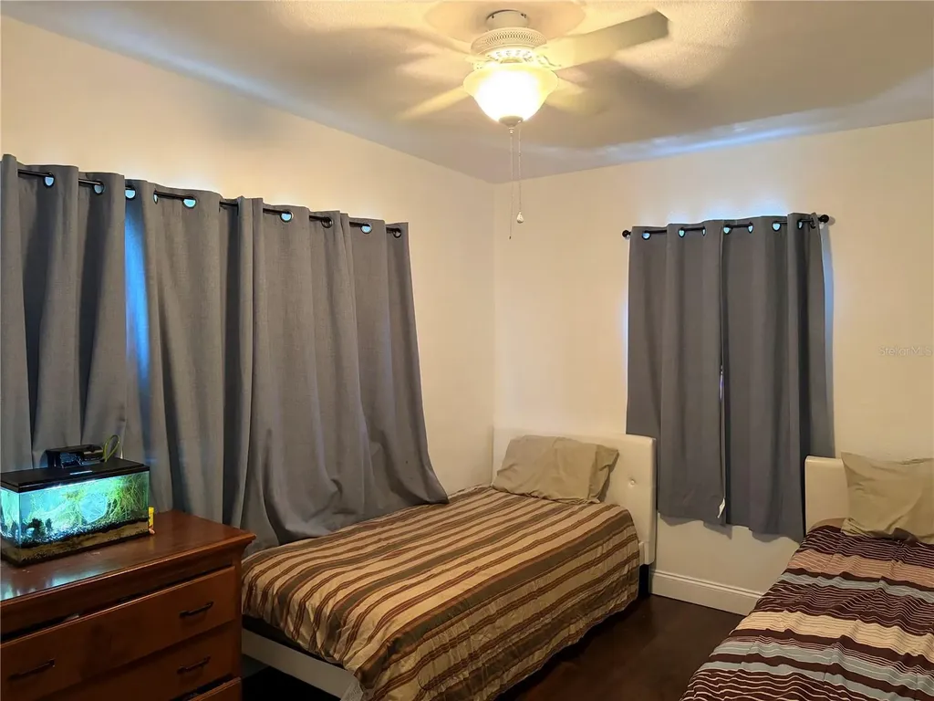 908 S Solandra Drive Orlando FL 32807