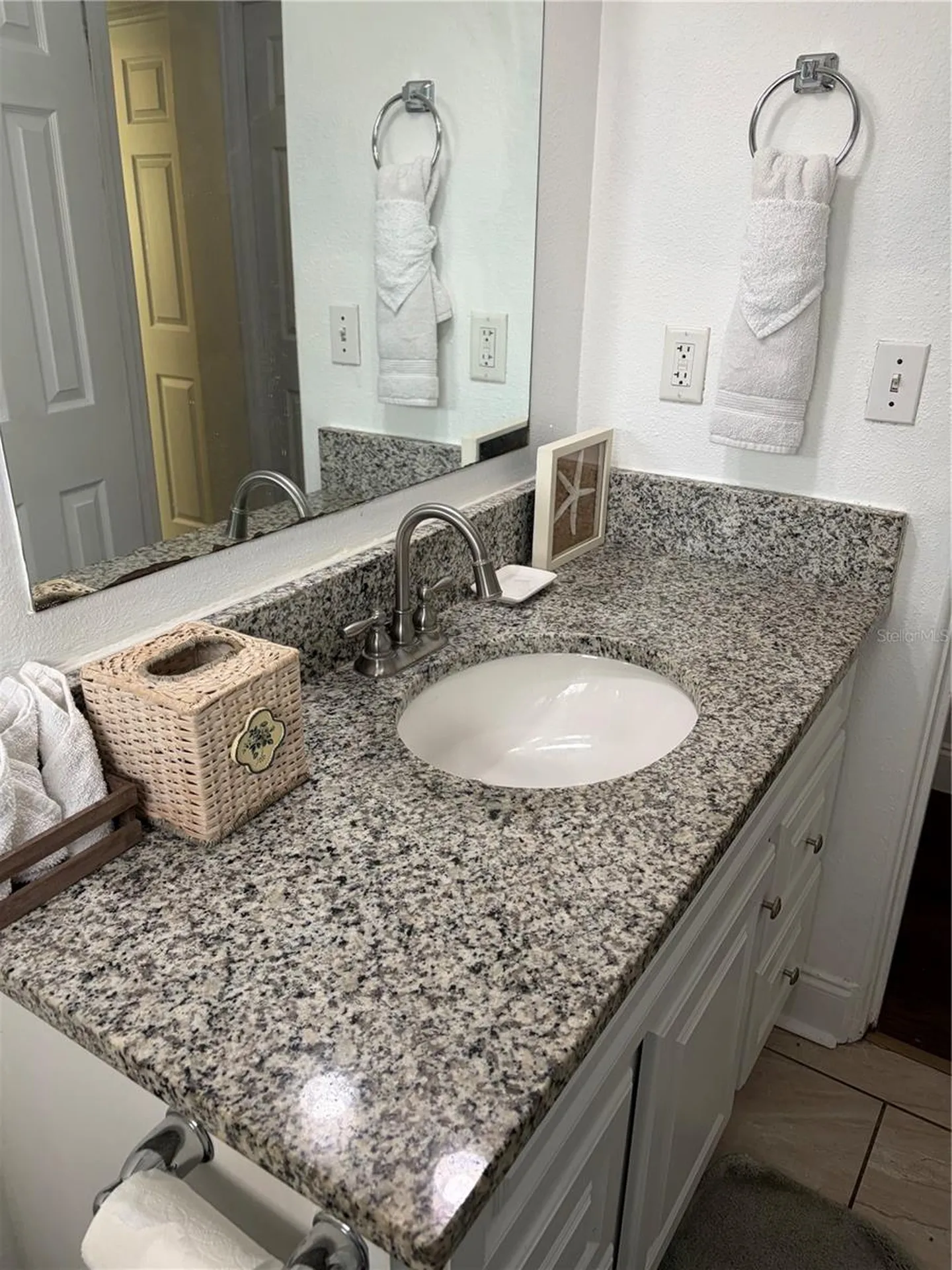908 S Solandra Drive Orlando FL 32807