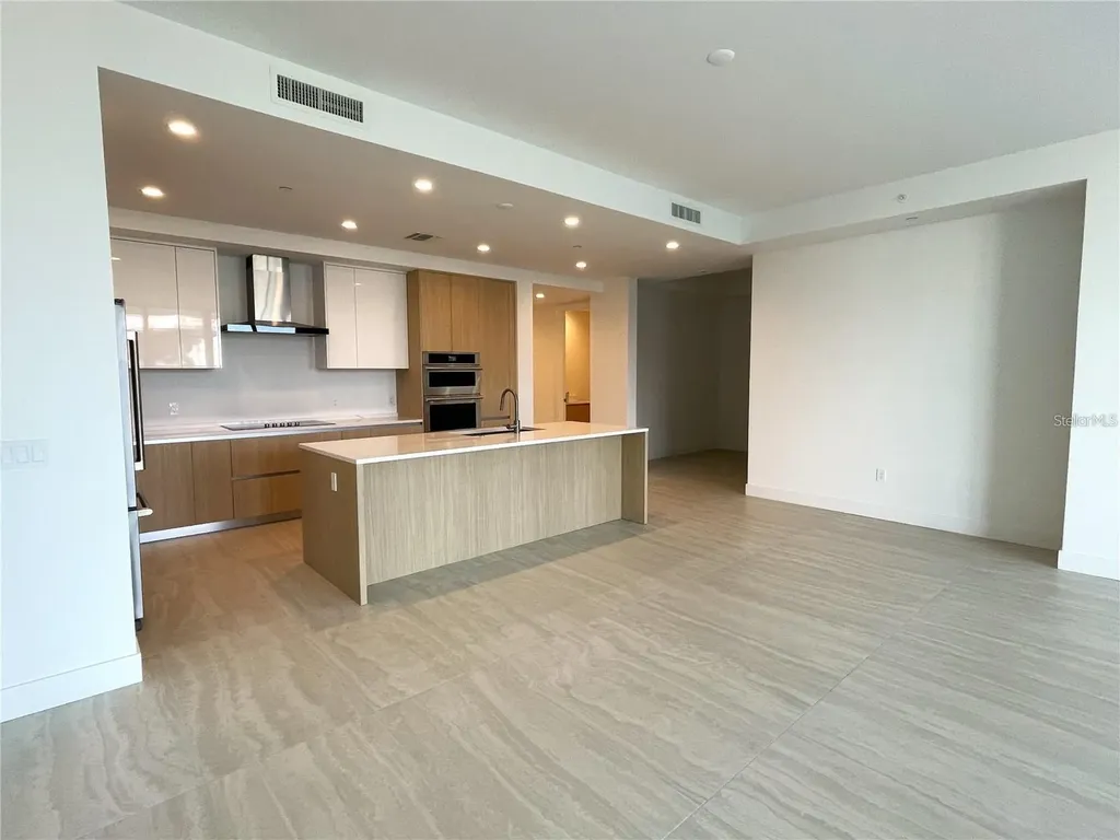 301 Quay Commons Sarasota FL 34236