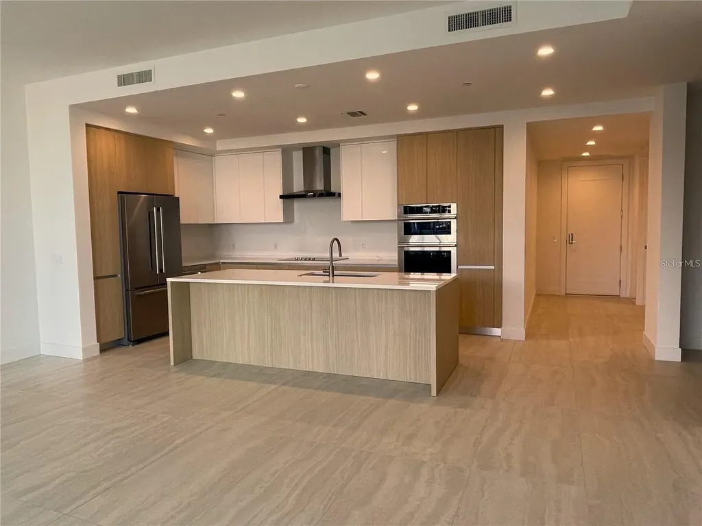 301 Quay Commons Sarasota FL 34236