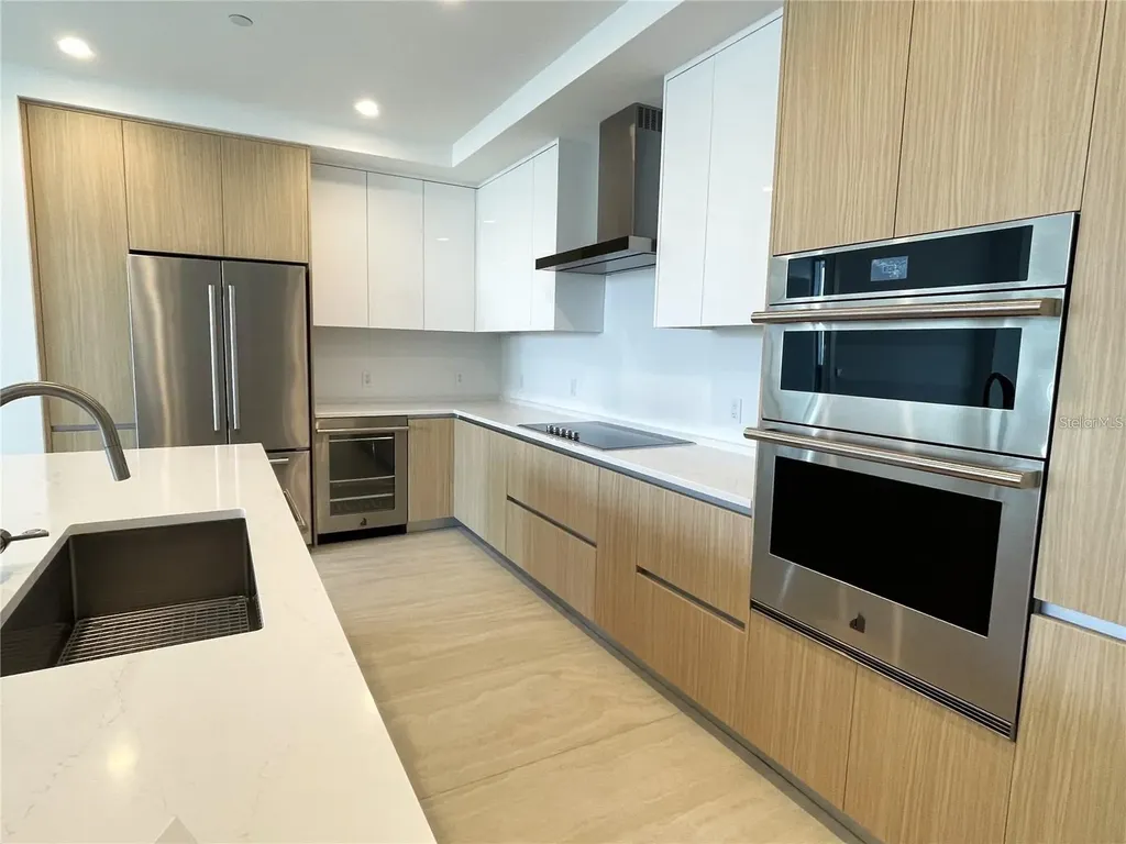 301 Quay Commons Sarasota FL 34236