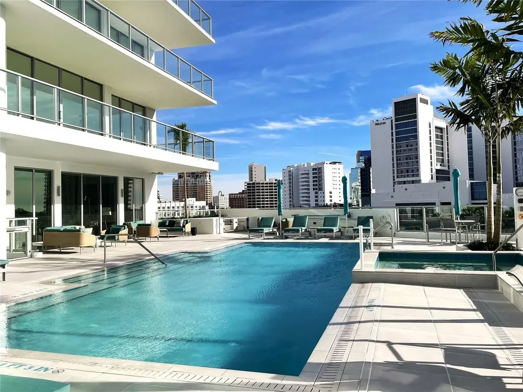 301 Quay Commons Sarasota FL 34236