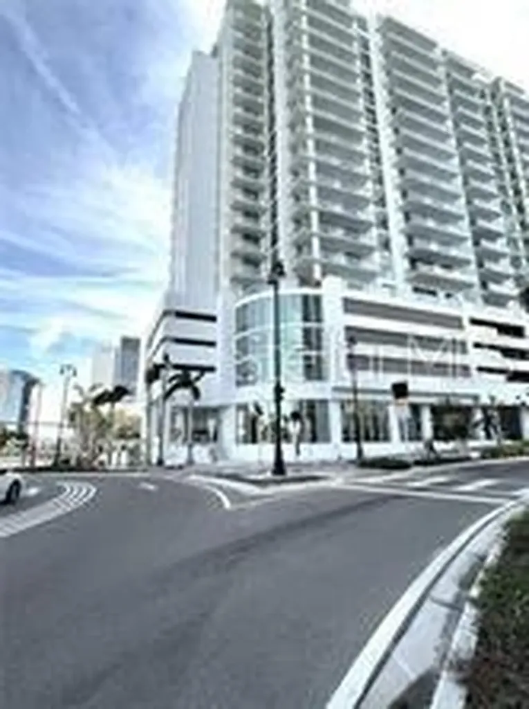 301 Quay Commons Sarasota FL 34236