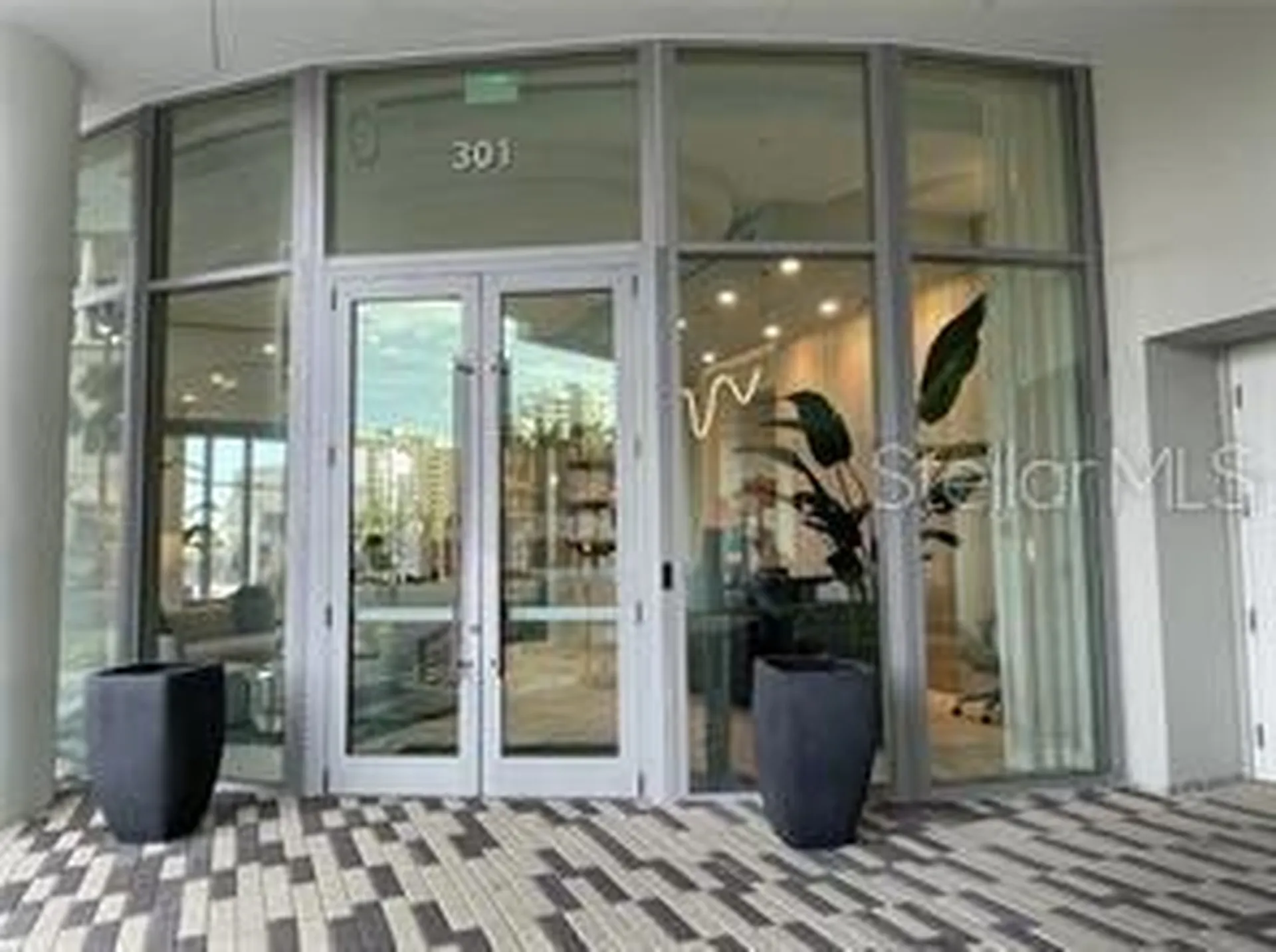 301 Quay Commons Sarasota FL 34236