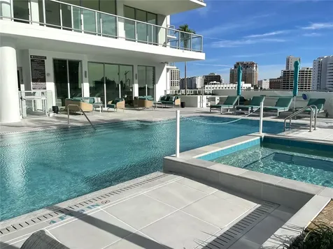 301 Quay Commons Sarasota FL 34236