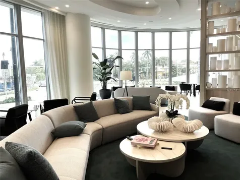 301 Quay Commons Sarasota FL 34236