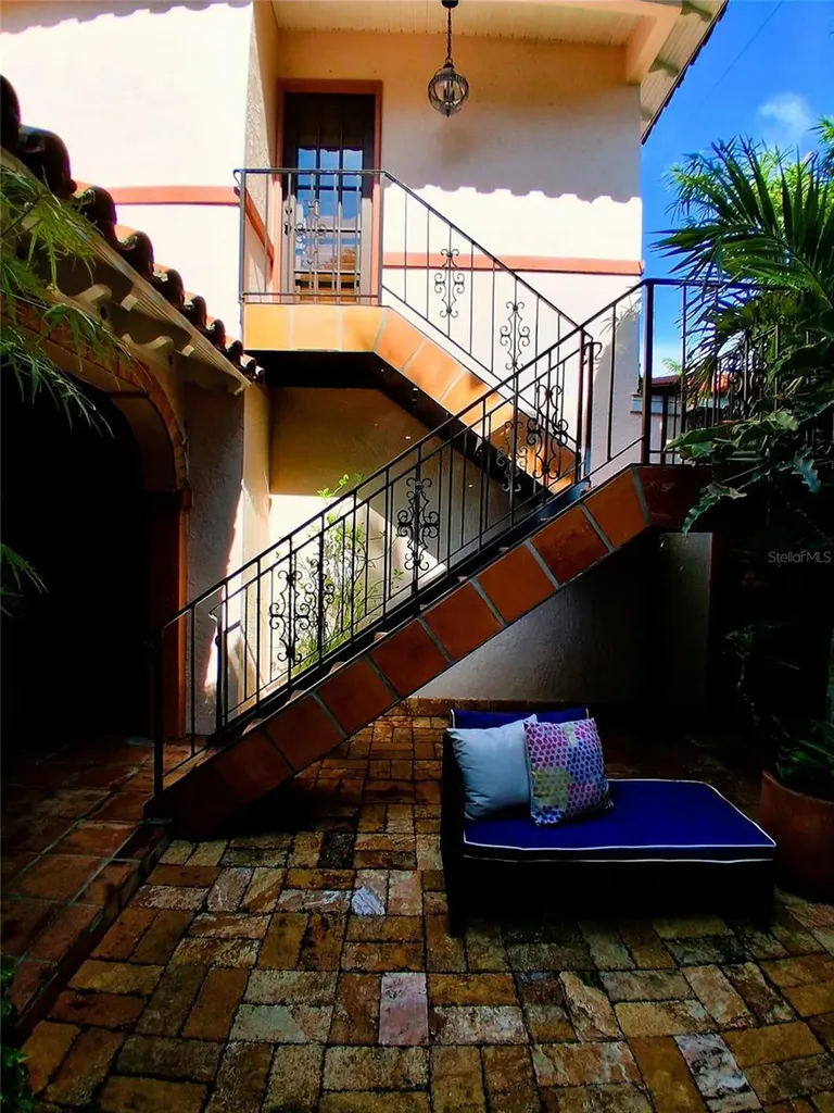 451 Woodland Drive Sarasota FL 34234
