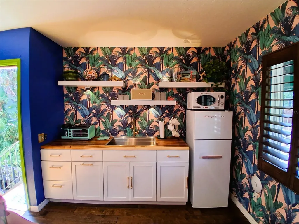 451 Woodland Drive Sarasota FL 34234