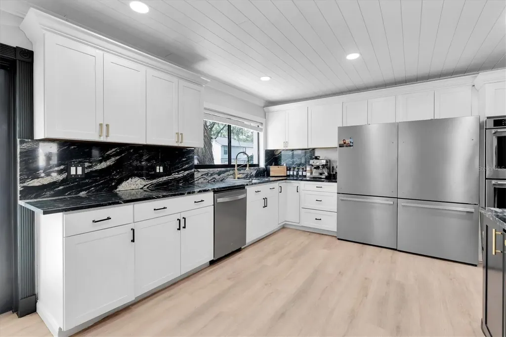 1901 Landside Drive Valrico FL 33594