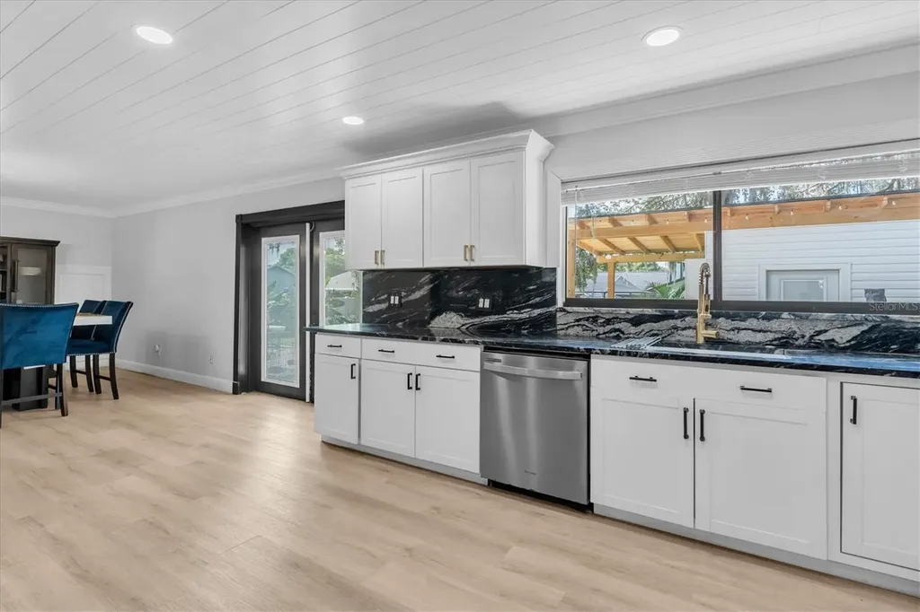 1901 Landside Drive Valrico FL 33594