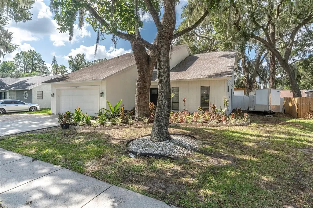 1901 Landside Drive Valrico FL 33594