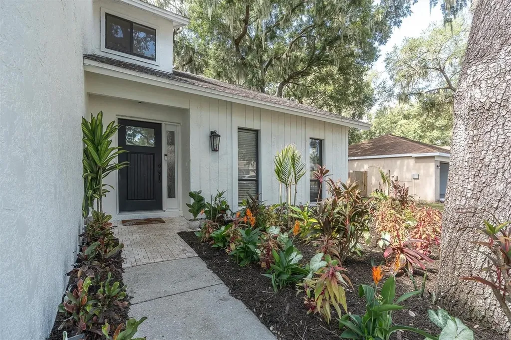 1901 Landside Drive Valrico FL 33594