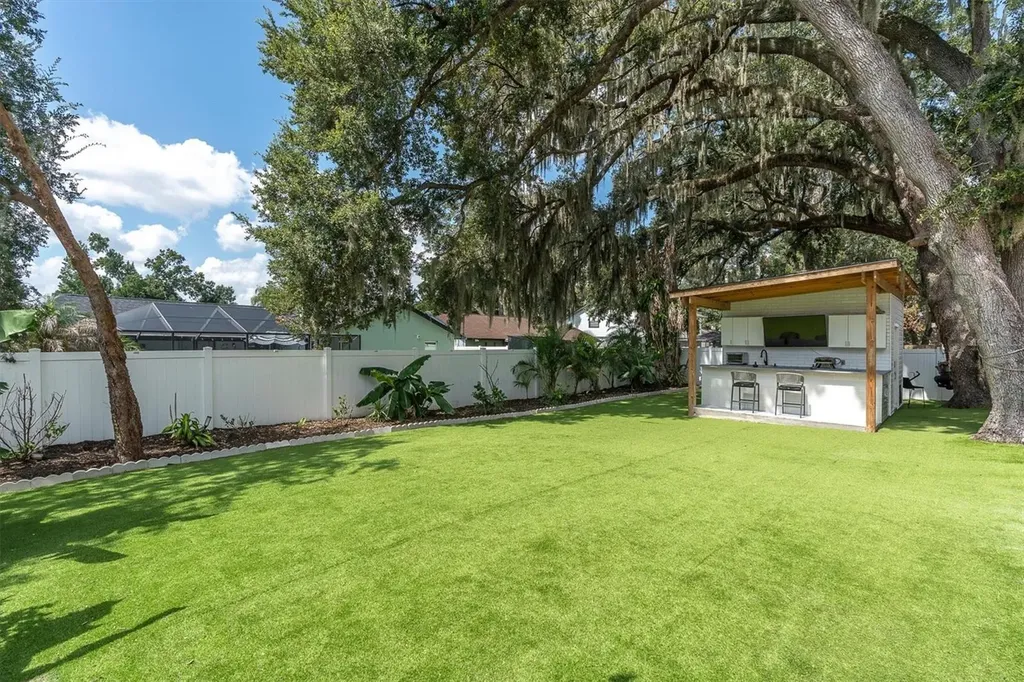 1901 Landside Drive Valrico FL 33594