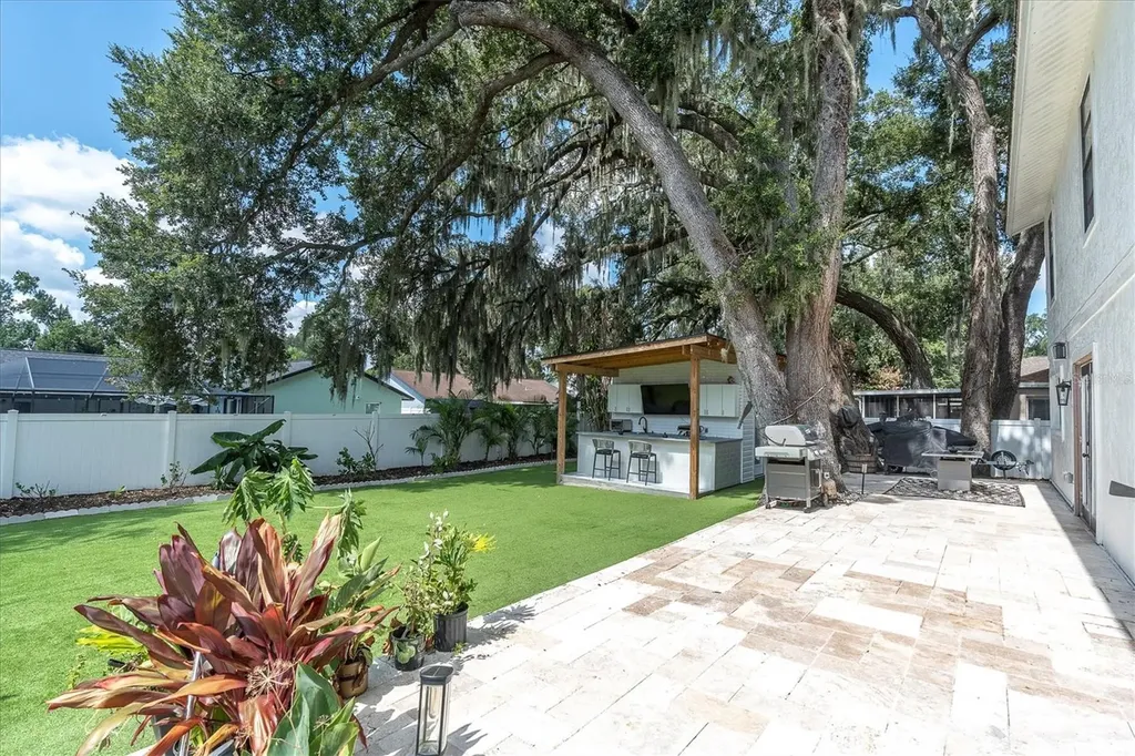 1901 Landside Drive Valrico FL 33594