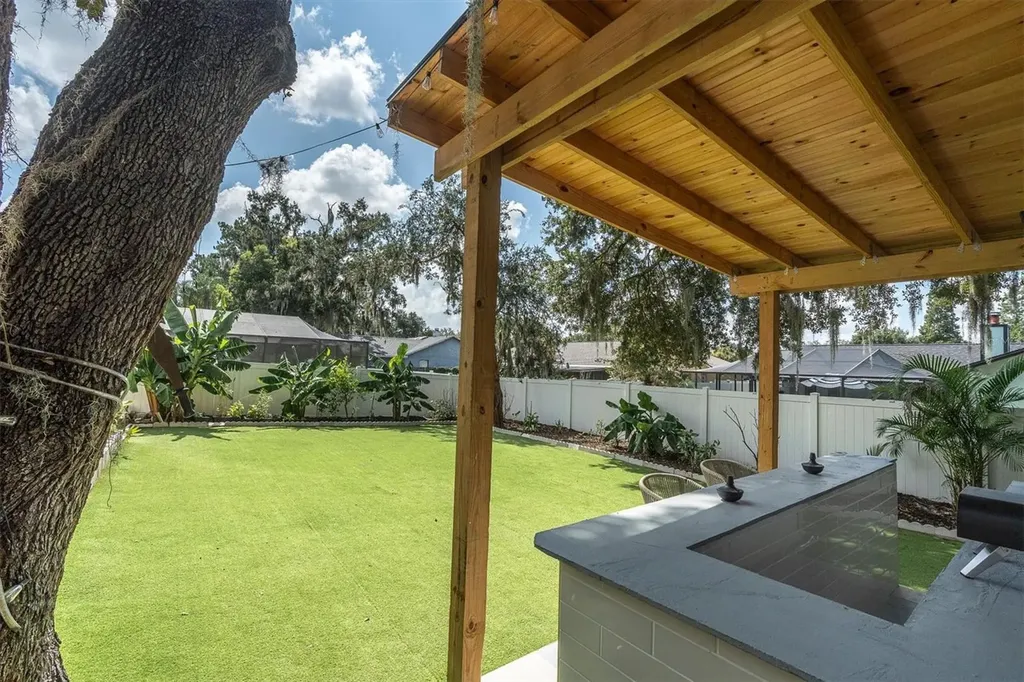 1901 Landside Drive Valrico FL 33594