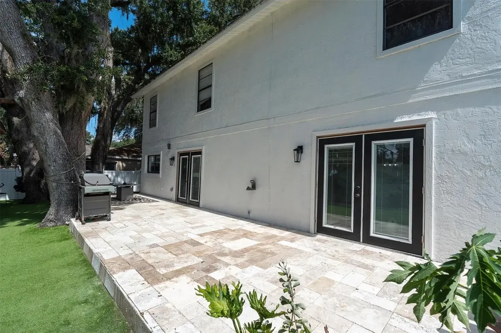 1901 Landside Drive Valrico FL 33594