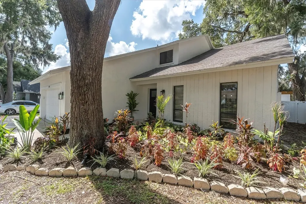 1901 Landside Drive Valrico FL 33594