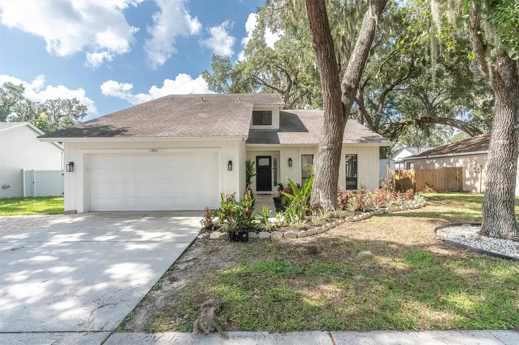 1901 Landside Drive Valrico FL 33594