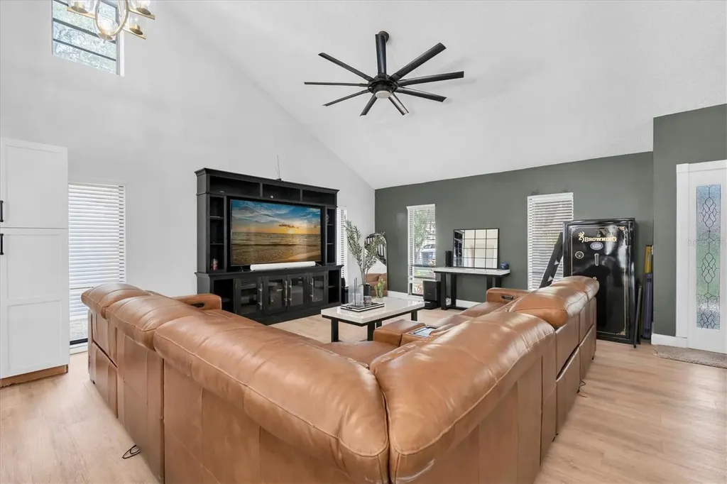 1901 Landside Drive Valrico FL 33594