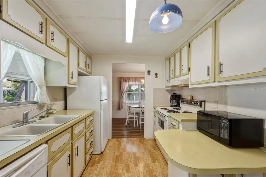 2100 Kings Highway Port Charlotte FL 33980