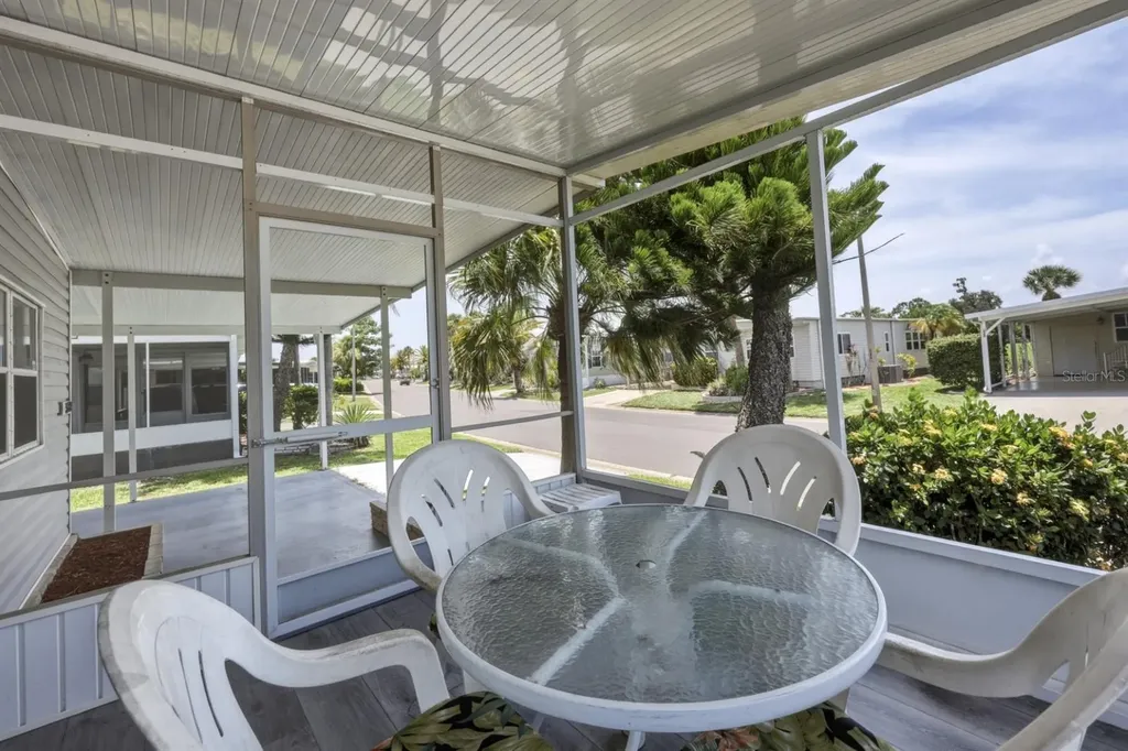 2100 Kings Highway Port Charlotte FL 33980