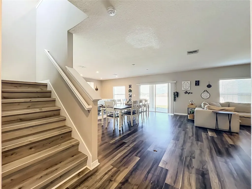 405 Kestrel Drive Groveland FL 34736