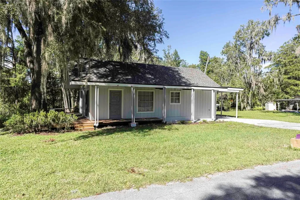 2886 N C 470 Lake Panasoffkee FL 33538