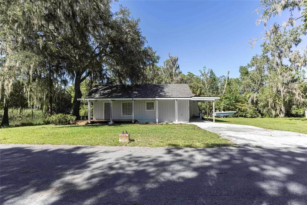2886 N C 470 Lake Panasoffkee FL 33538