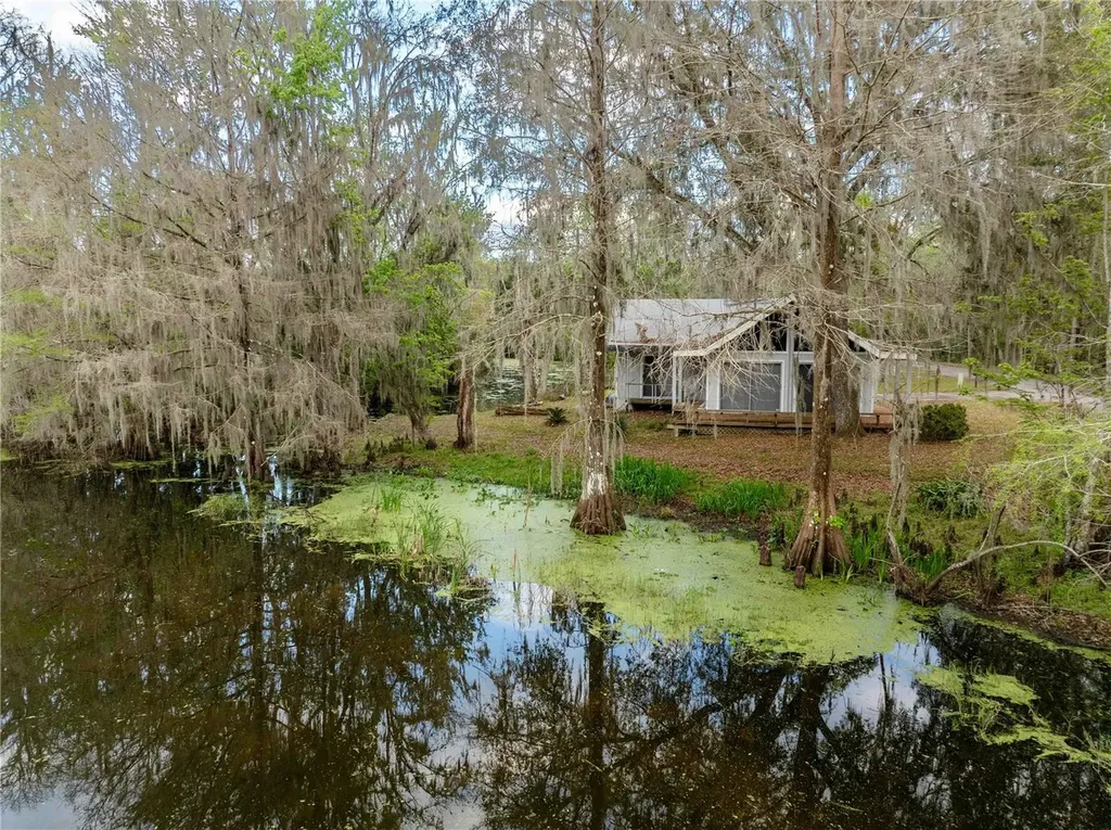 2886 N C 470 Lake Panasoffkee FL 33538