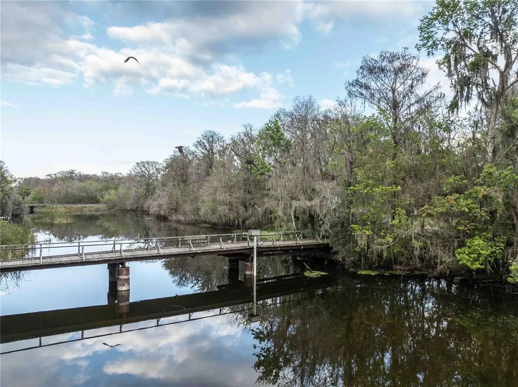 2886 N C 470 Lake Panasoffkee FL 33538