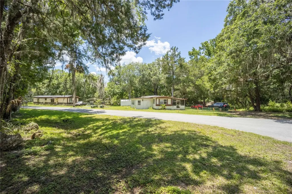 2886 N C 470 Lake Panasoffkee FL 33538
