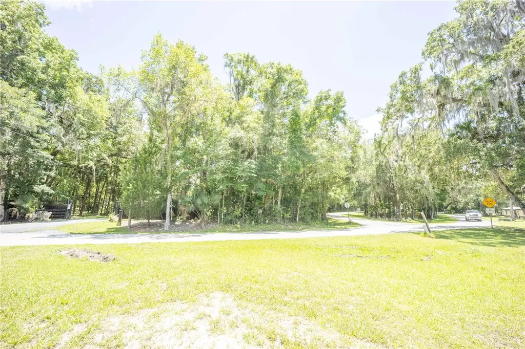 2886 N C 470 Lake Panasoffkee FL 33538