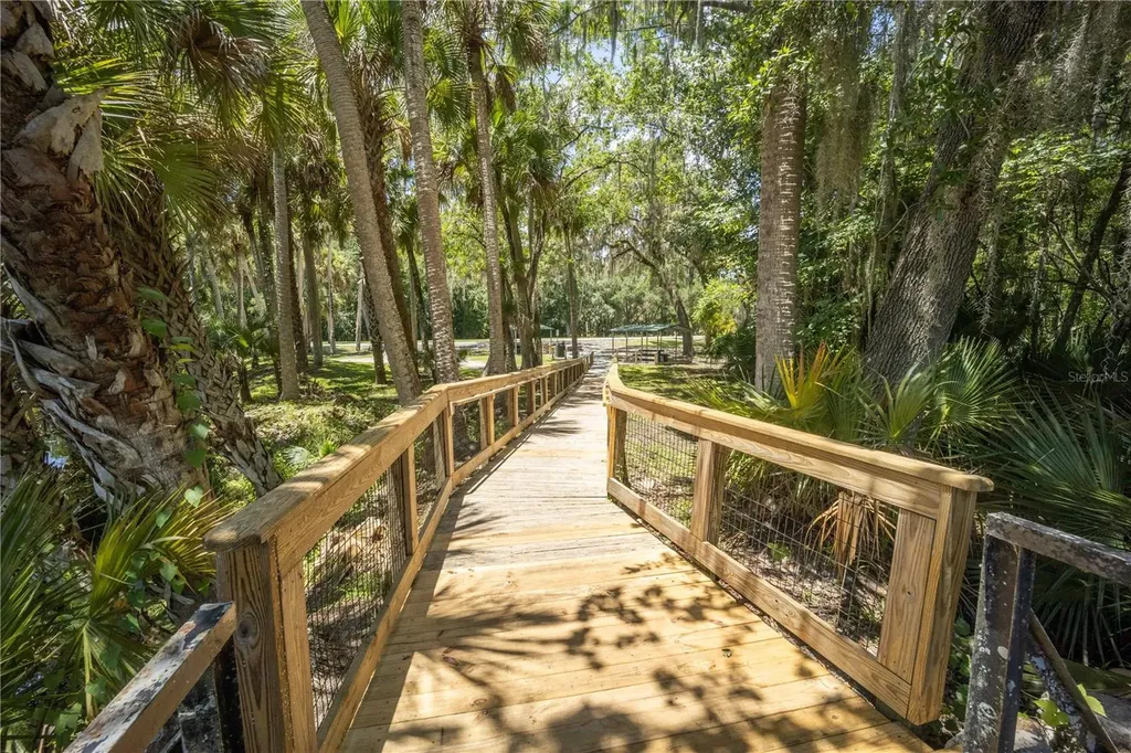2886 N C 470 Lake Panasoffkee FL 33538