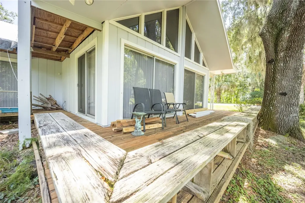 2886 N C 470 Lake Panasoffkee FL 33538