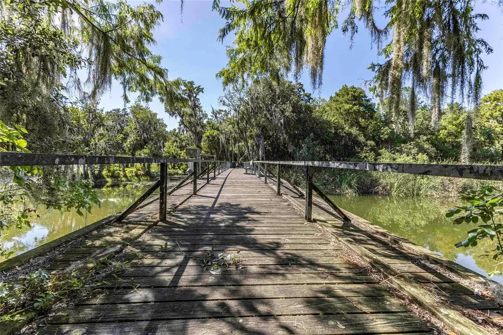 2886 N C 470 Lake Panasoffkee FL 33538