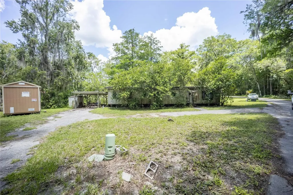 2886 N C 470 Lake Panasoffkee FL 33538
