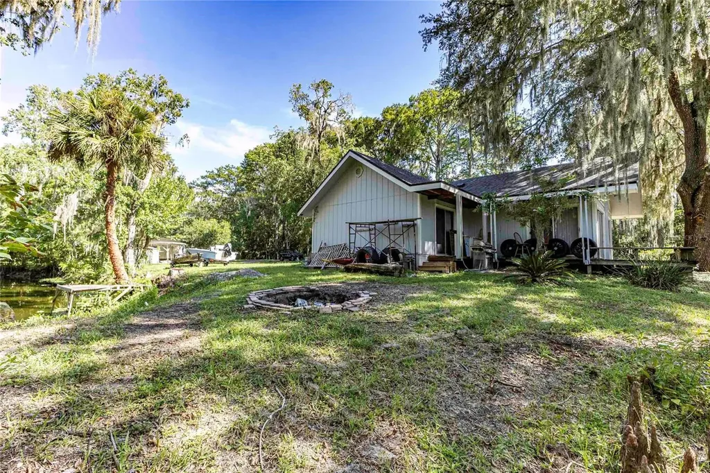 2886 N C 470 Lake Panasoffkee FL 33538