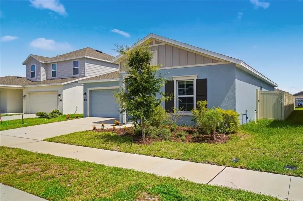 1033 Holden Way Eagle Lake FL 33839
