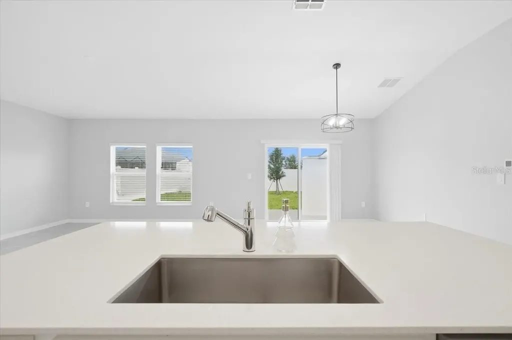 1033 Holden Way Eagle Lake FL 33839