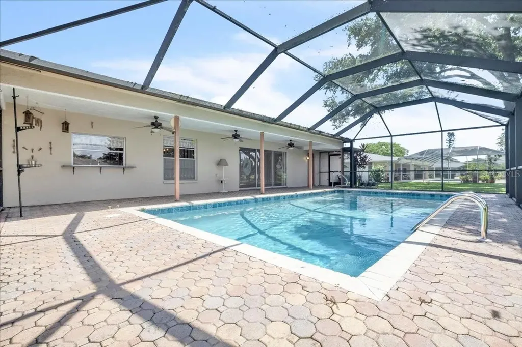 5012 Palm Aire Drive Sarasota FL 34243