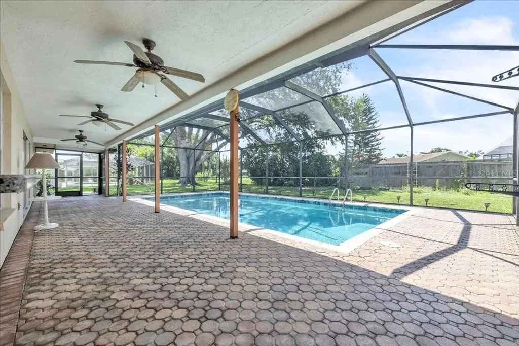 5012 Palm Aire Drive Sarasota FL 34243
