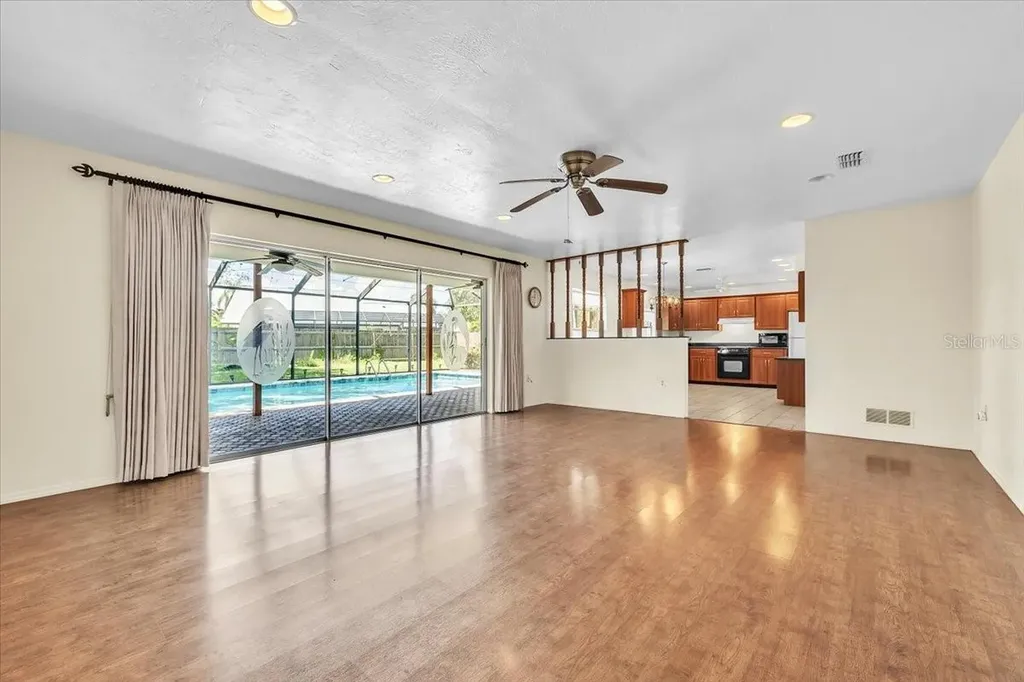 5012 Palm Aire Drive Sarasota FL 34243