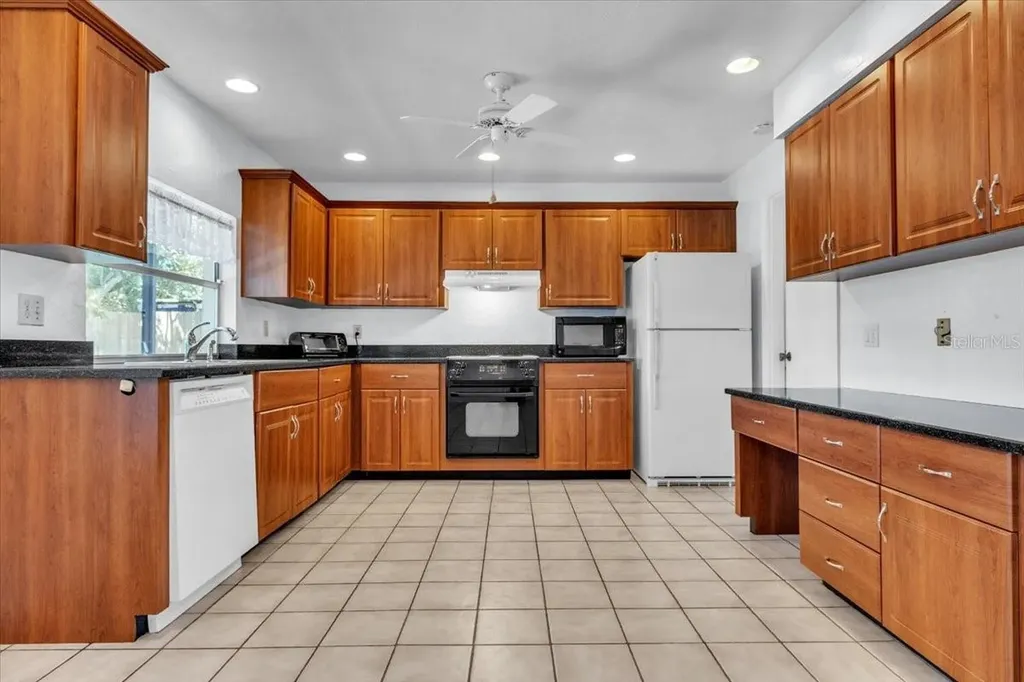 5012 Palm Aire Drive Sarasota FL 34243