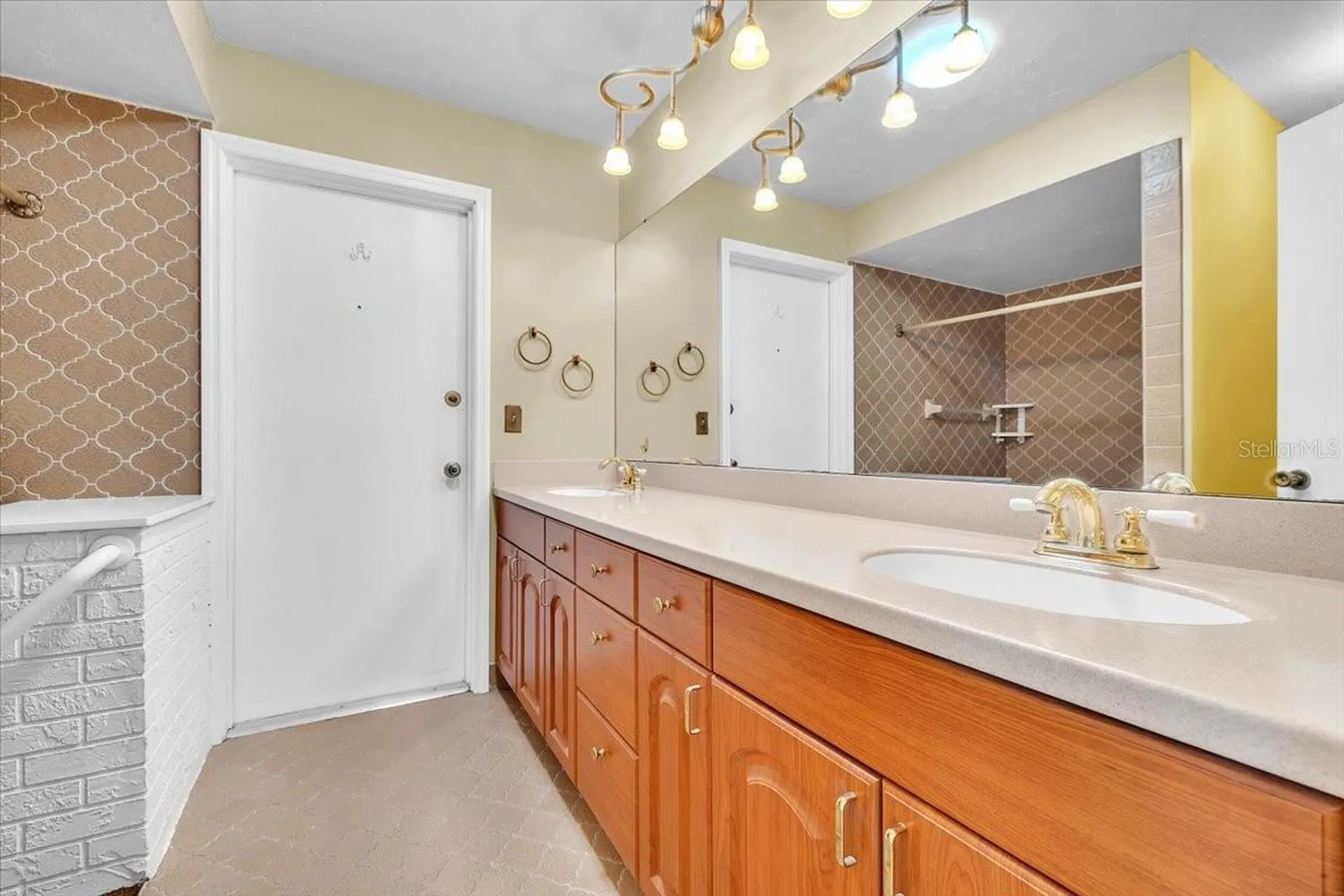 5012 Palm Aire Drive Sarasota FL 34243
