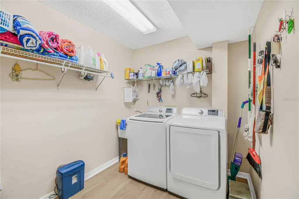 2586 Pine Cove Lane Clearwater FL 33761