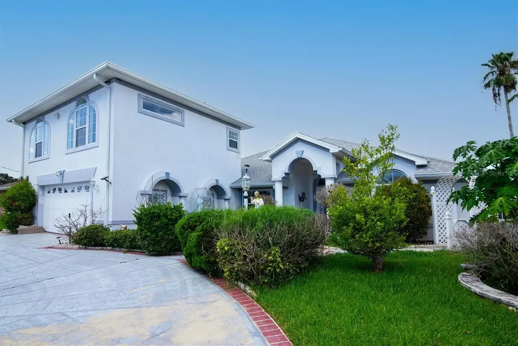 12 Cloverdale Court S Palm Coast FL 32137