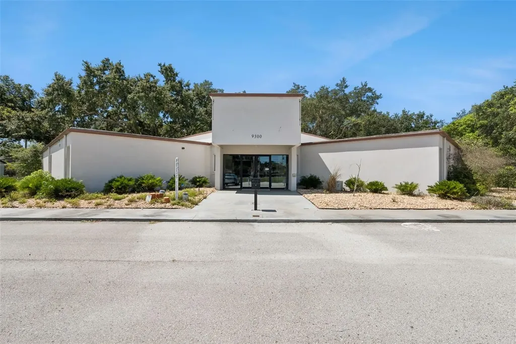 9300 University Boulevard Orlando FL 32817