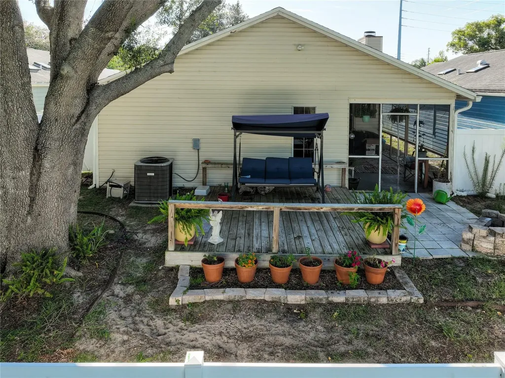 2226 Faxton Court Orlando FL 32812
