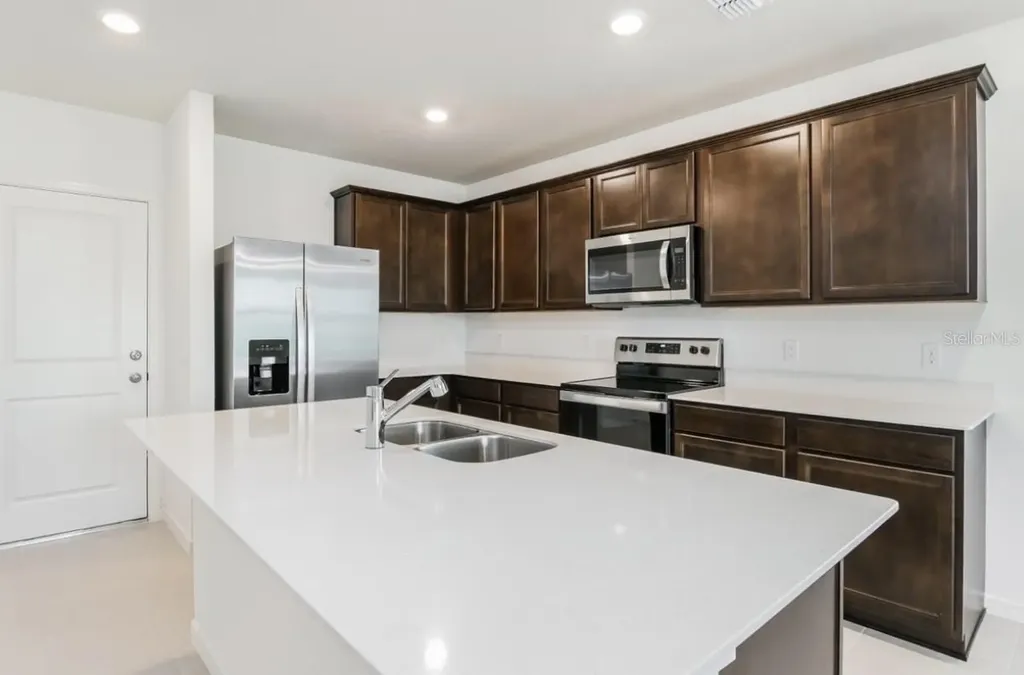 1927 Tohoqua Boulevard Kissimmee FL 34744