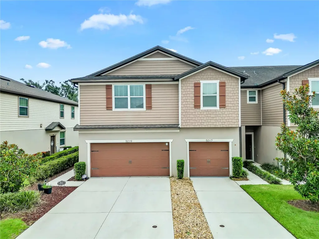 5019 Blue Latan Lane Tampa FL 33610